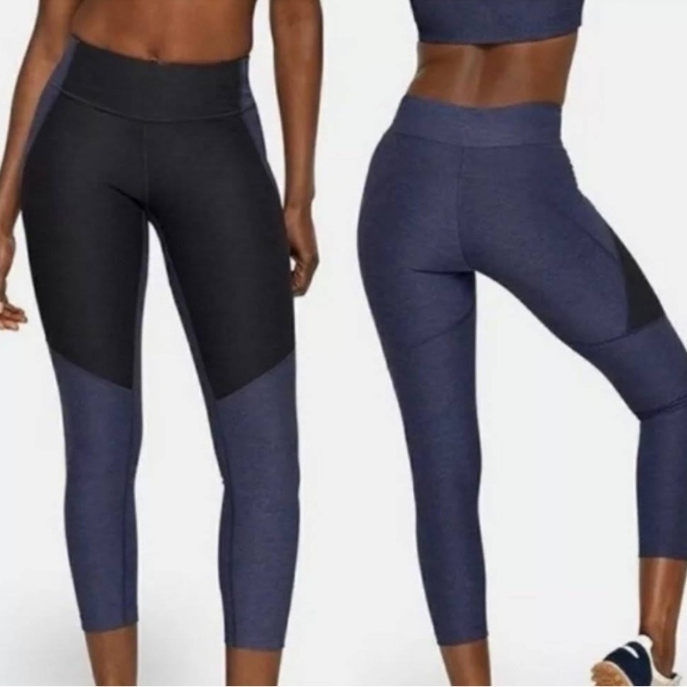 OUTDOOR VOICES WARMUP 3/4-LENGTH CROPPED TWO-TONE LEGGINGS IN BLACK & NAVY BLUE